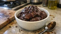 Gelato al cioccolato senza gelatiera: cremoso e intenso con 3 ingredienti