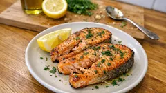 Salmone in friggitrice ad aria al limone e aneto: dorato fuori, succoso dentro