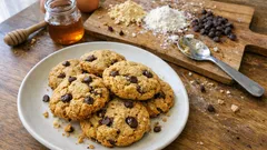 Cookies con farina di ceci e gocce di cioccolato: friabili fuori, morbidi al centro