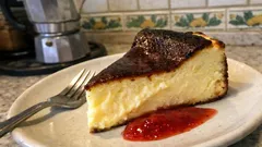 Cheesecake basca al forno: cremosa dentro e brunita sopra, senza base