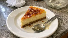 Crème brûlée cheesecake senza cottura: crema vellutata e crosticina croccante