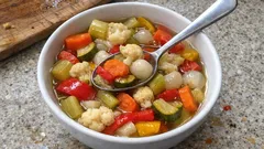 Giardiniera in agrodolce fatta in casa: croccante, equilibrata e perfetta da tenere in dispensa