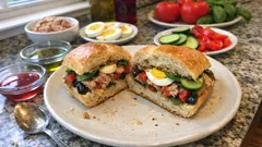 Pan bagnat fatto in casa: il panino “bagnato” che diventa più buono dopo 30 minuti