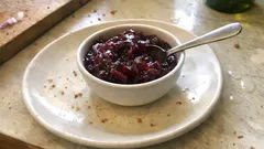 Marmellata di cipolle rosse agrodolce: il passaggio della macerazione che fa la differenza