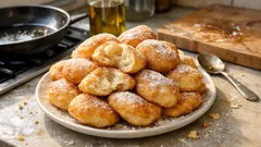 Pizzette fritte soffici e dorate: la ricetta facile con doppia lievitazione